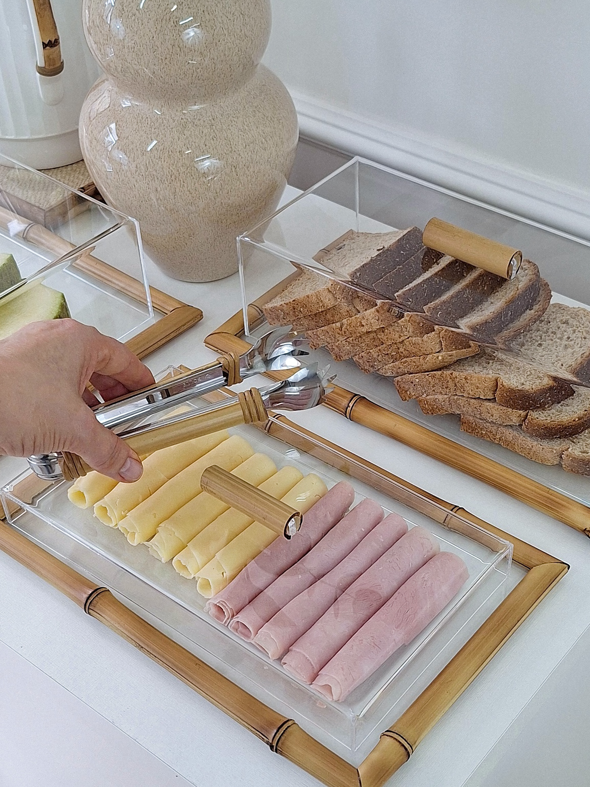 Manhãs de bambu e luz natural